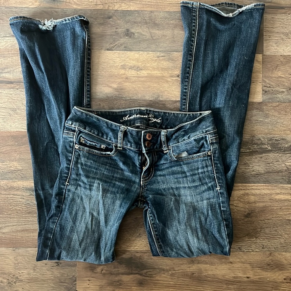 4/$20🥳 American Eagle womens artist jeans size 2